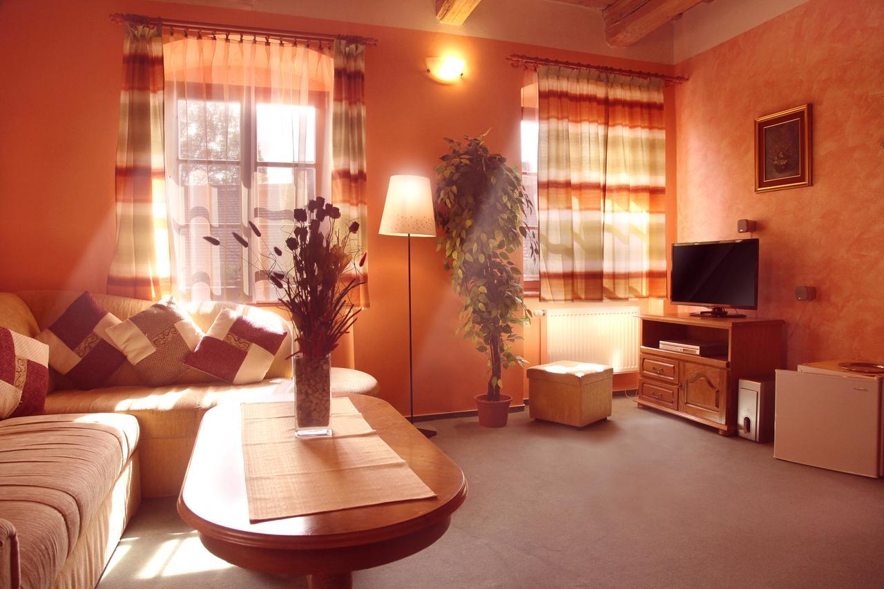 Mahleruv Penzion Na Hradbach Jihlava Extérieur photo