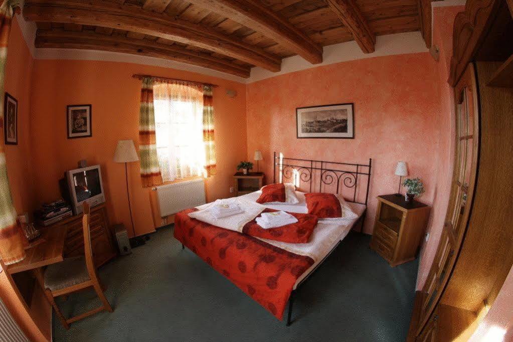 Mahleruv Penzion Na Hradbach Jihlava Extérieur photo