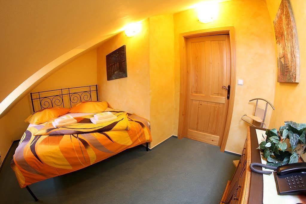 Mahleruv Penzion Na Hradbach Jihlava Extérieur photo