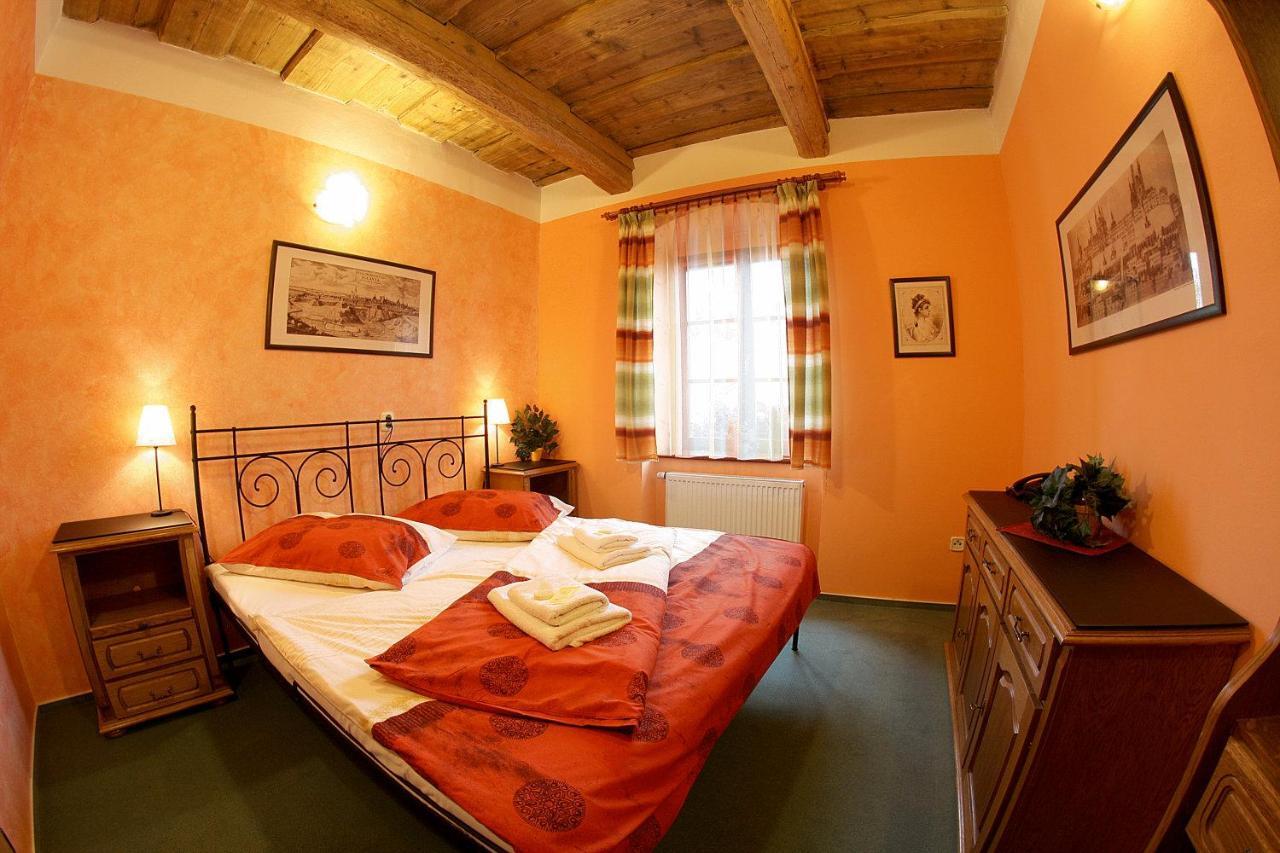 Mahleruv Penzion Na Hradbach Jihlava Extérieur photo
